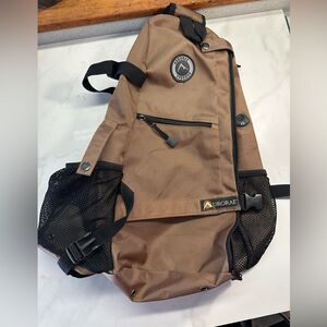 Aurorae Yoga Sling Backpack Yoga Mat Multipurpose Crossbody, Multipockets, Brown
